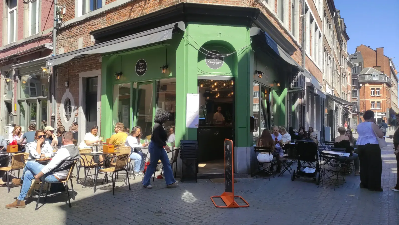 Façade et terrasse de Chez Pippo à Namur